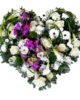 Cœur blanc avec orchidées